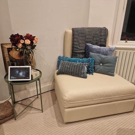 Quintessentially 'London' Flat 외부 사진