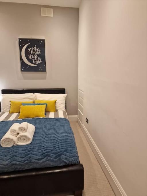 Quintessentially 'London' Flat 외부 사진