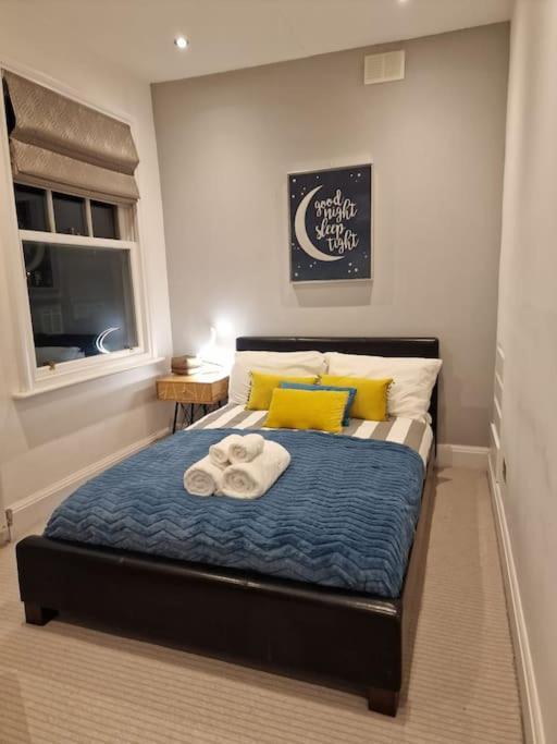 Quintessentially 'London' Flat 외부 사진
