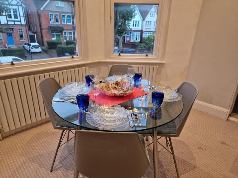 Quintessentially 'London' Flat 외부 사진